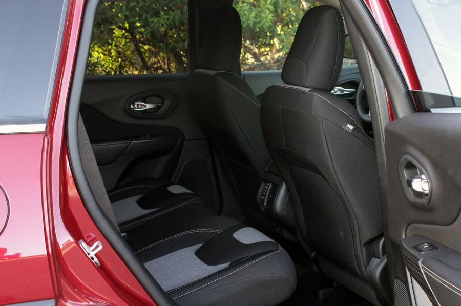  Jeep Cherokee 2014 года  (фото 60 из 88)